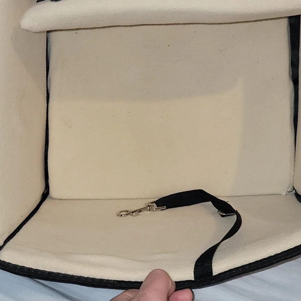 *NWOB* Small dog booster seat